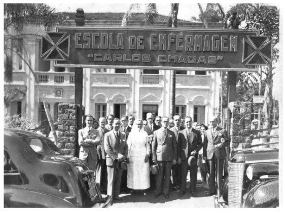 A HISTÓRIA DA ENFERMAGEM PROFISSIONAL NO BRASIL - Trabalhos Escolares