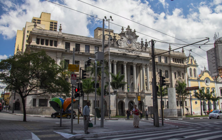 HISTÓRIA DO DIREITO: A ESCOLA PAULISTA E A ESCOLA DO RECIFE