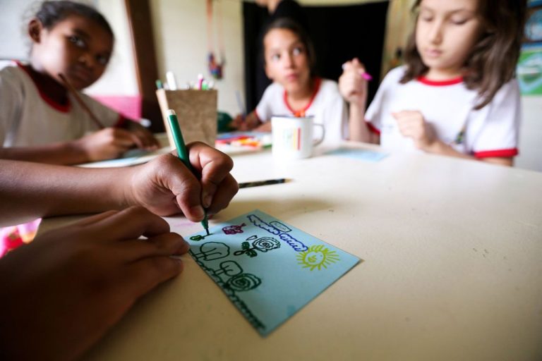 O QUE ESTÃO ESPERANDO PARA MELHORAR A QUALIDADE DA EDUCAÇÃO