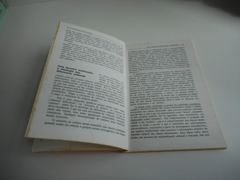 LINGUAGEM E ESCOLA
