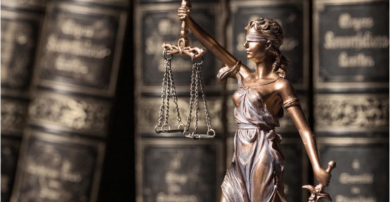 DIREITO COMERCIAL E LEGISLAÇÃO SOCIETARIA