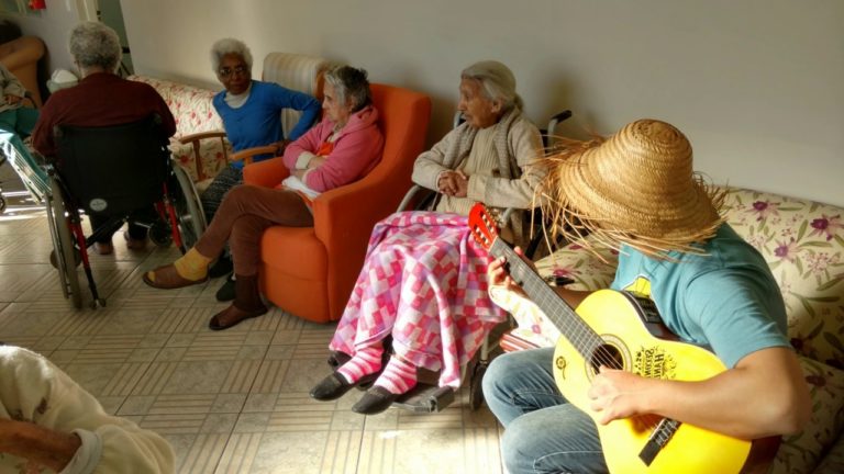 Velhice no Asilo